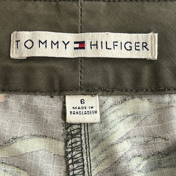 Tommy Hilfiger Olive Green & Tropical Floral Print Cropped Pants, Size 6 - Picture 5 of 10